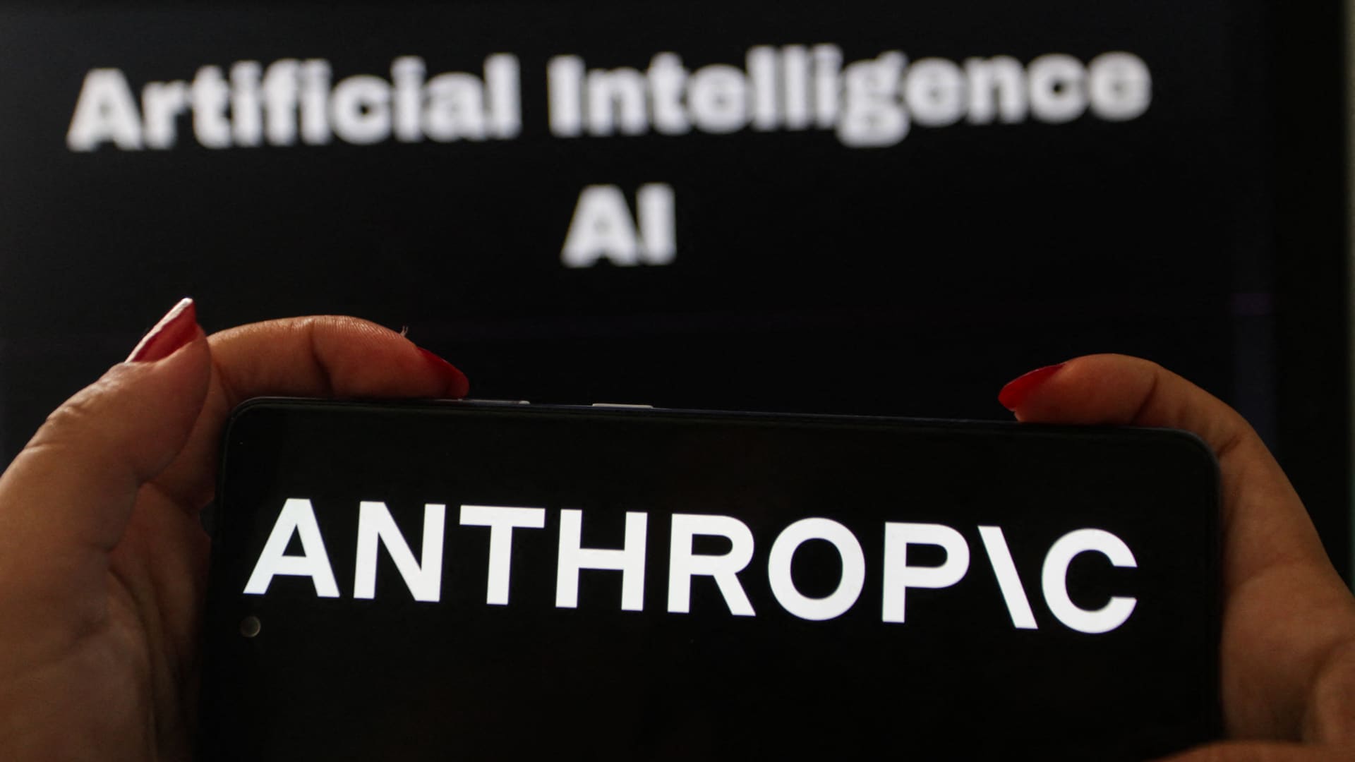 Anthropic称多家中国AI公司违规调用Claude训练模型