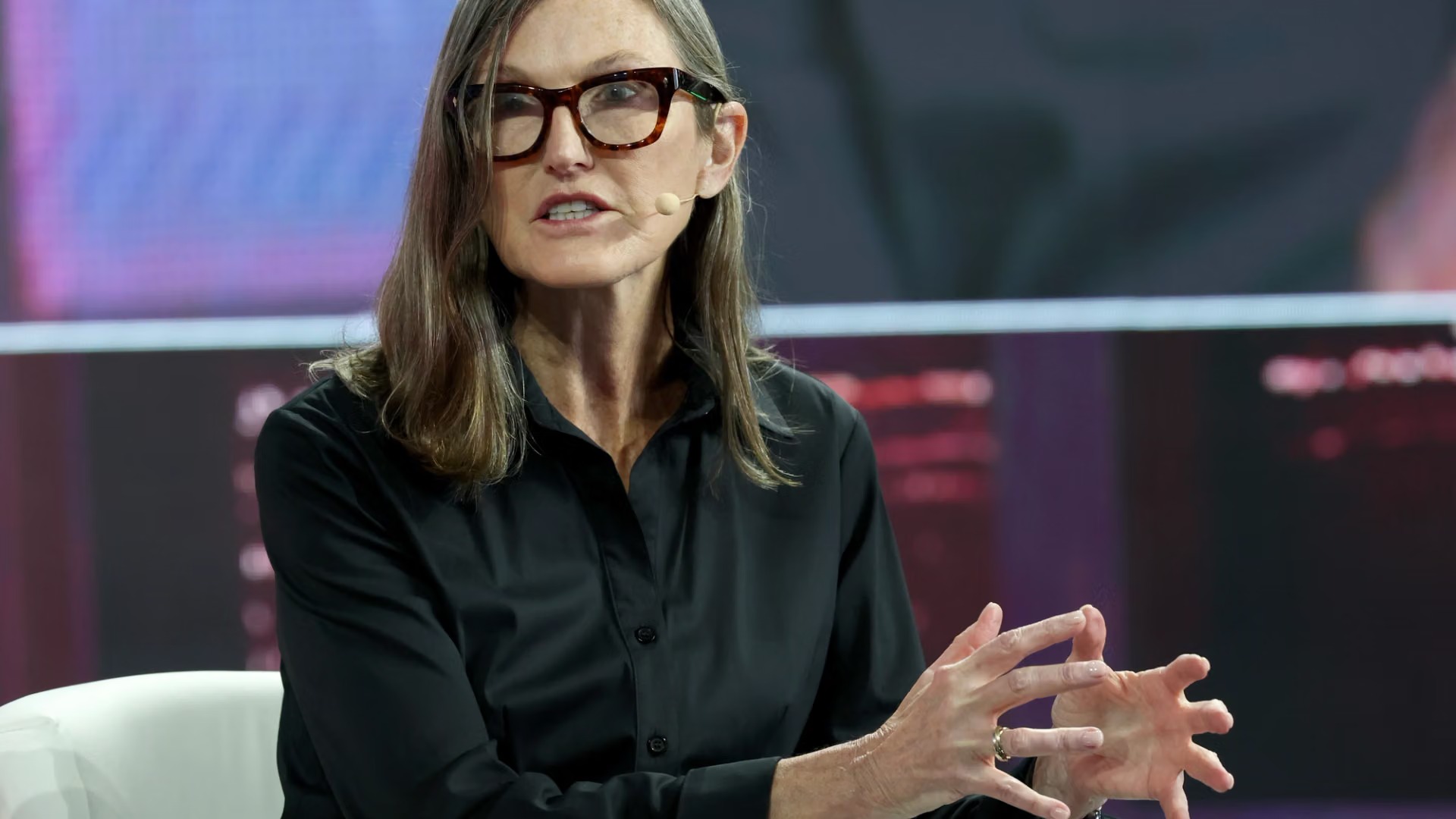 Cathie Wood称聪明投资者应开始关注AI代理把钱花在哪里