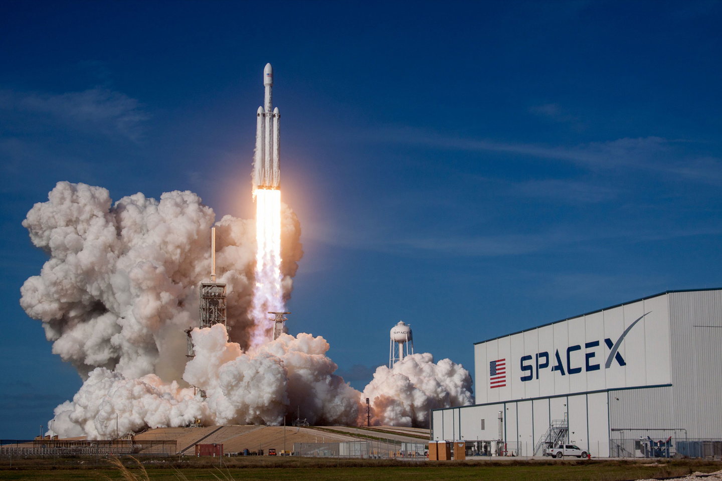 消息称 SpaceX 计划募资 400 亿美元 用于采购英伟达 AI 芯片